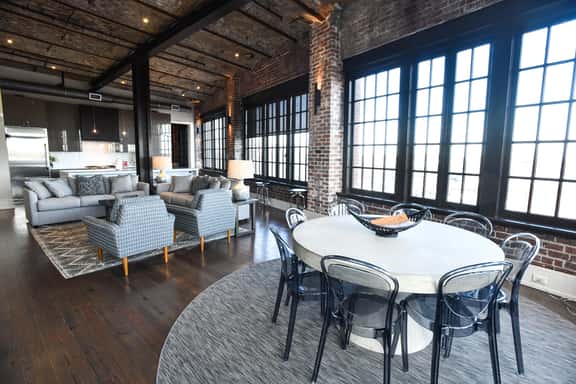 Panorama Penthouse - Image 1